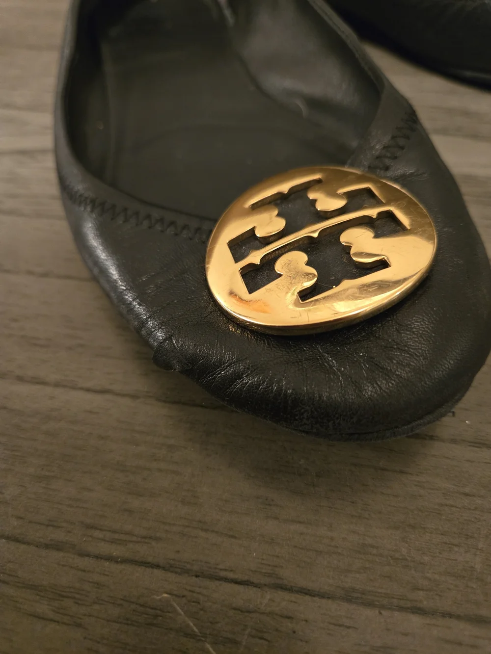 Tory Burch Minnie Travel Flat Black Leather Gold Medallion Logo Ballet Flats 9 M